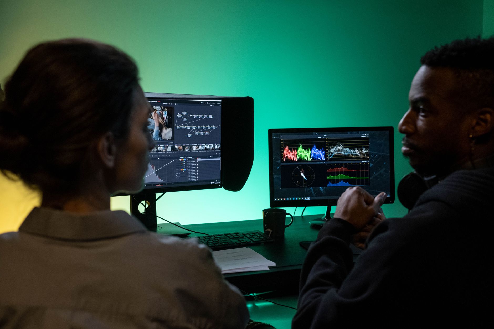 Ilustracja: Color grading tutorial: kompletny przewodnik po korekcj Color grading tutorial: kompletny przewodnik po korekcji barwnej - zdjecie w tresci