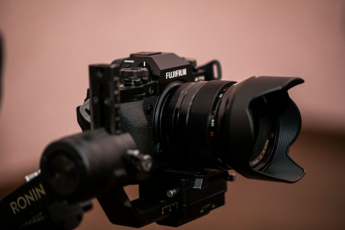 Gimbal czy stabilizacja optyczna – co wybrać do zdjęć i filmów? - ilustracja artykulu